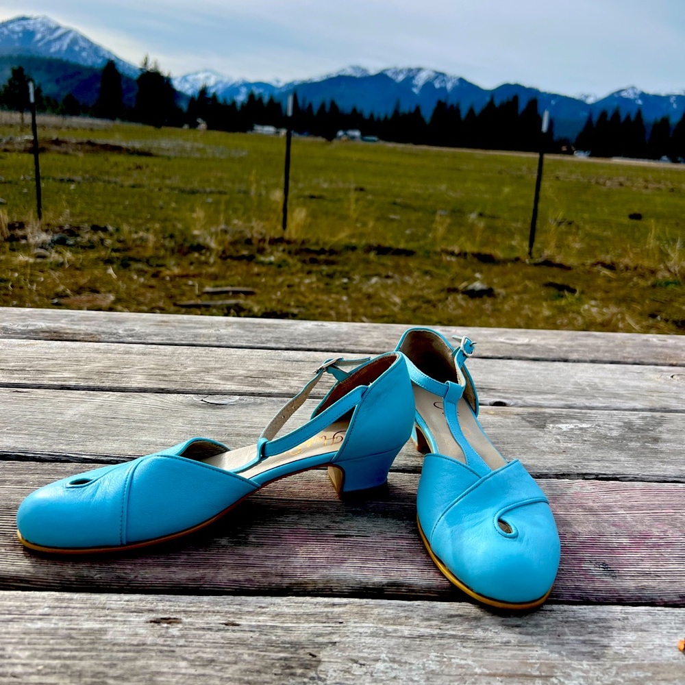 Womens hand made swing shoes, never worn